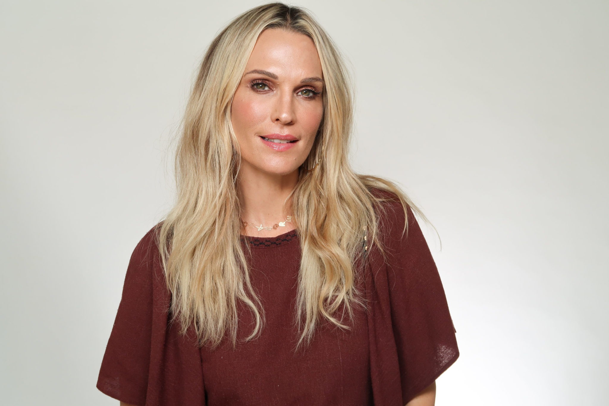 WATCH: Fall Makeup Tutorial - Molly Sims